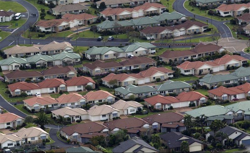 a_view_of_suburban_housing_south_of_auckland__phot_52676ede84