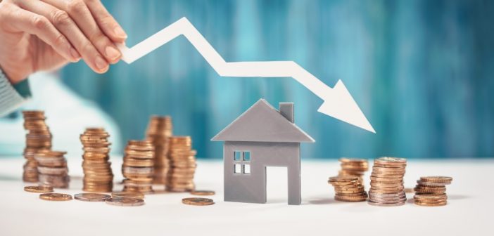 Average New Zealand house price back to $900,000